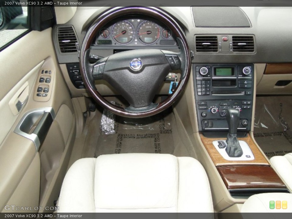 Taupe Interior Dashboard for the 2007 Volvo XC90 3.2 AWD #50202936