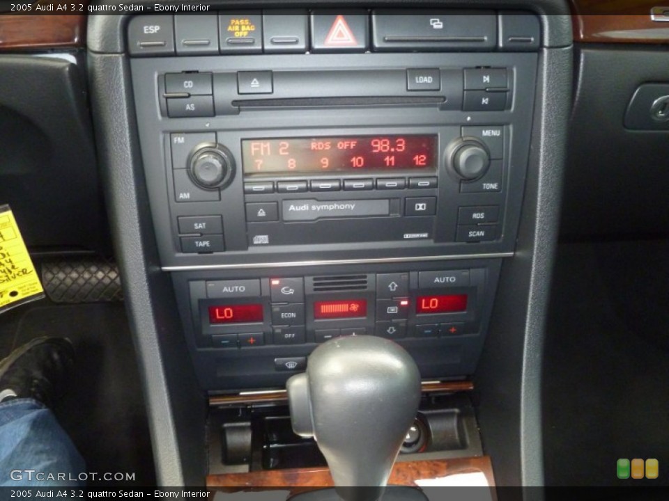 Ebony Interior Controls for the 2005 Audi A4 3.2 quattro Sedan #50203767