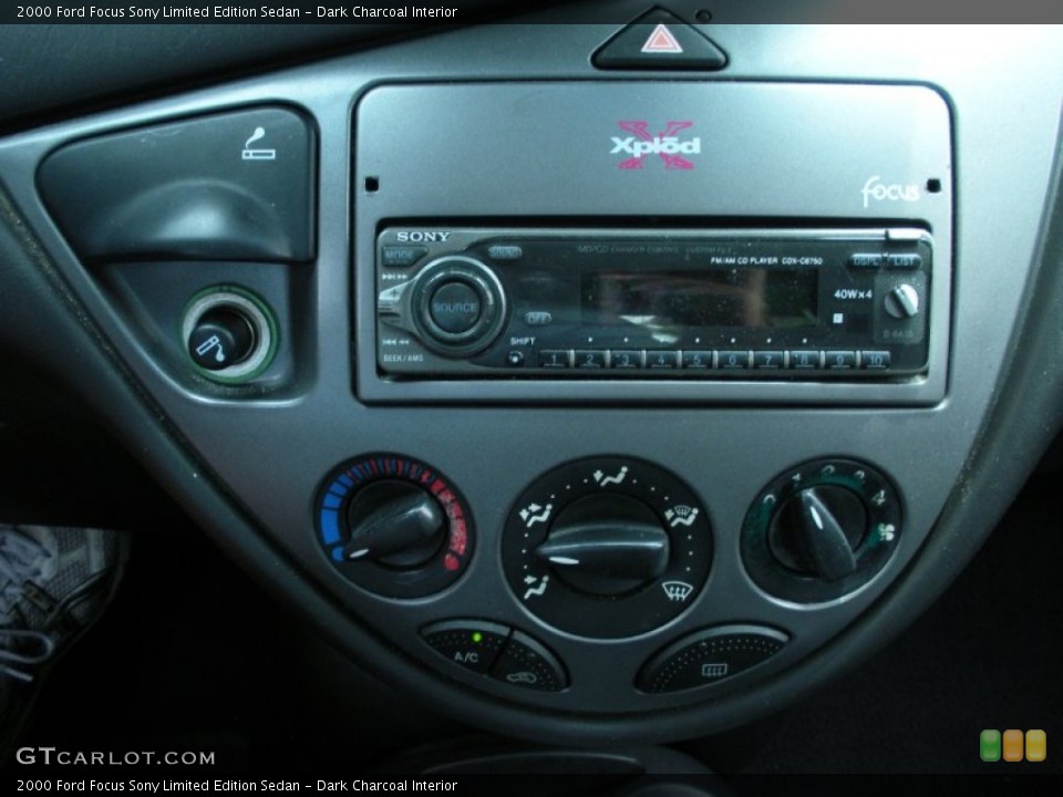 Dark Charcoal Interior Controls for the 2000 Ford Focus Sony Limited Edition Sedan #50205348