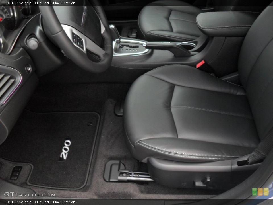 Black Interior Photo for the 2011 Chrysler 200 Limited #50219916