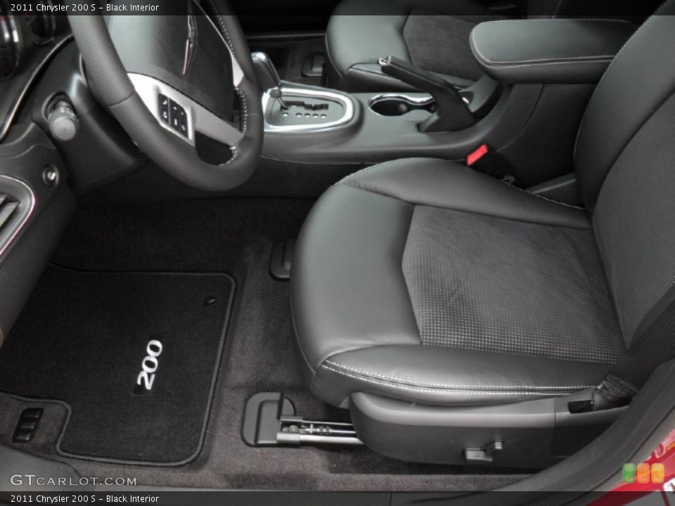 Black Interior Photo for the 2011 Chrysler 200 S #50220318