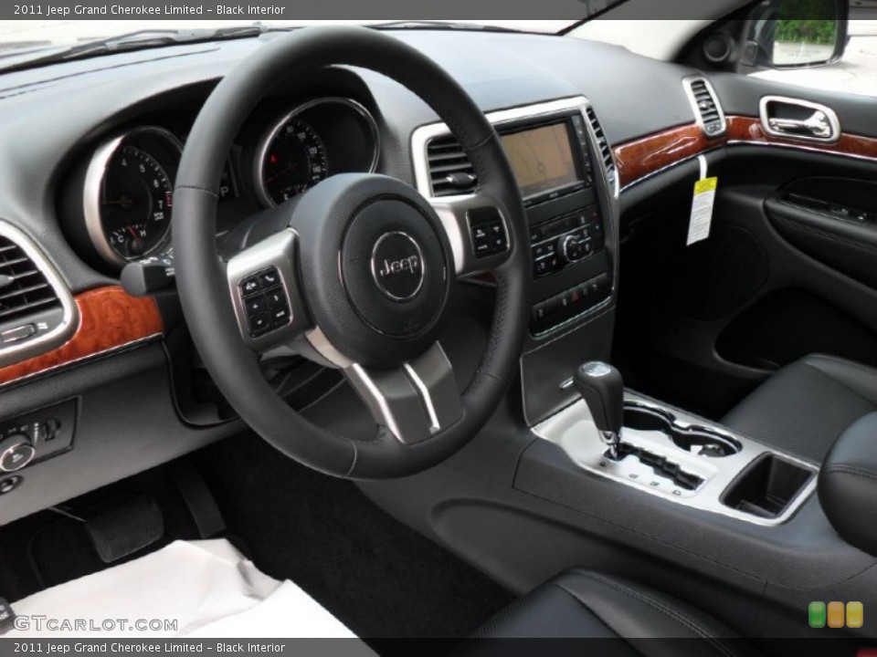 Black Interior Photo for the 2011 Jeep Grand Cherokee Limited #50221092