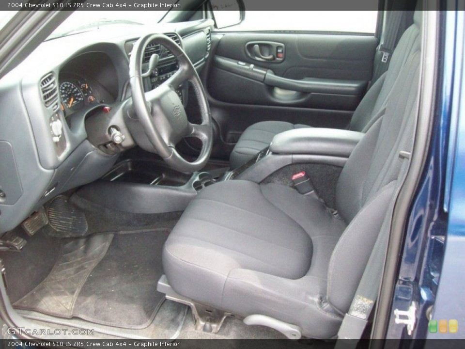 Graphite Interior Photo for the 2004 Chevrolet S10 LS ZR5 Crew Cab 4x4 #50236861