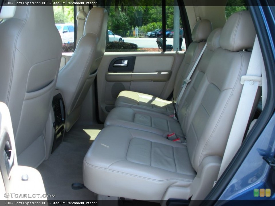 Medium Parchment Interior Photo for the 2004 Ford Expedition XLT #50237413