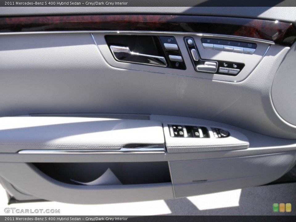 Grey/Dark Grey Interior Door Panel for the 2011 Mercedes-Benz S 400 Hybrid Sedan #50243434