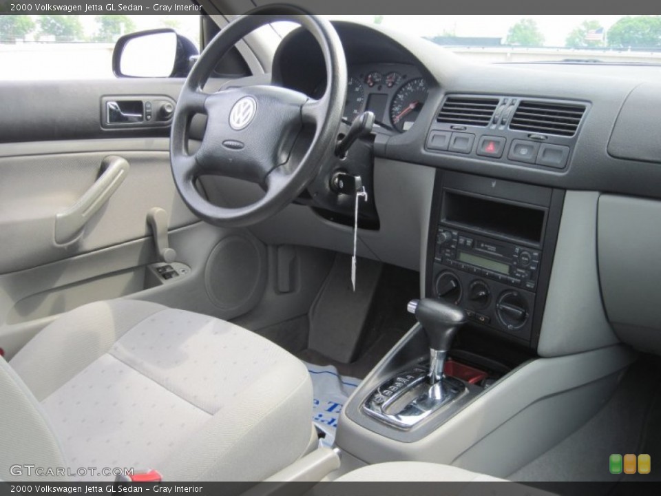 Gray Interior Photo for the 2000 Volkswagen Jetta GL Sedan #50254181