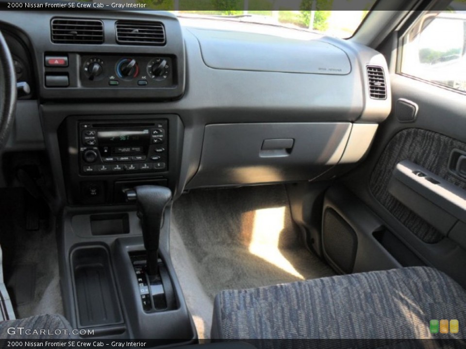 Gray Interior Photo for the 2000 Nissan Frontier SE Crew Cab #50256869