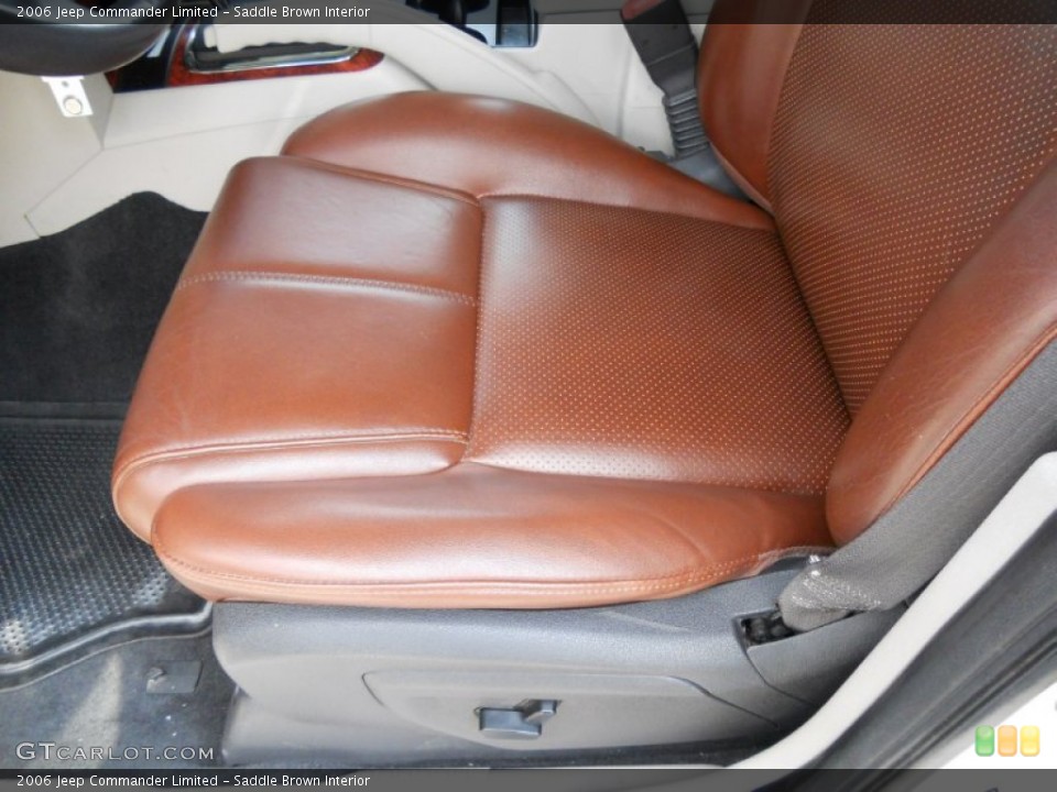 Saddle Brown Interior Photo for the 2006 Jeep Commander Limited #50262443