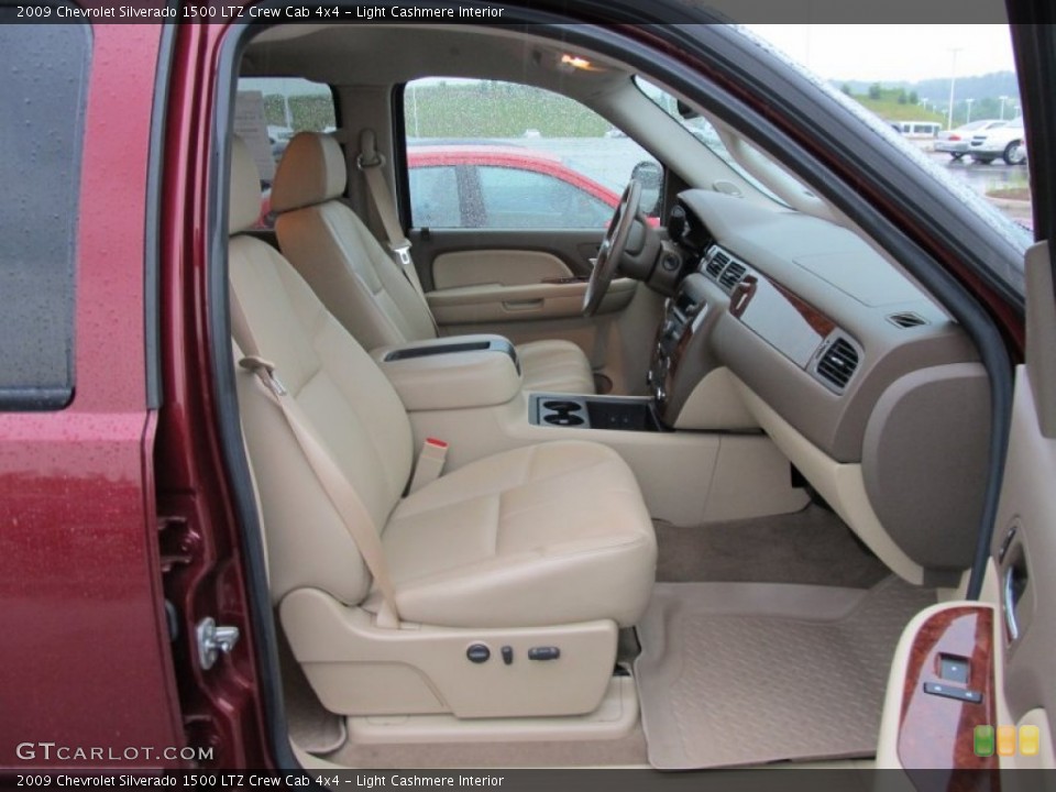 Light Cashmere Interior Photo for the 2009 Chevrolet Silverado 1500 LTZ Crew Cab 4x4 #50270718