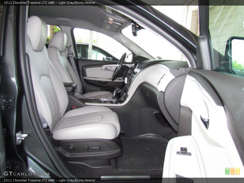Light Gray/Ebony Interior Photo for the 2011 Chevrolet Traverse LTZ AWD #50271411