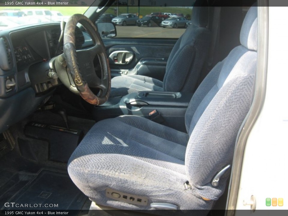 Blue Interior Photo for the 1995 GMC Yukon 4x4 #50285616
