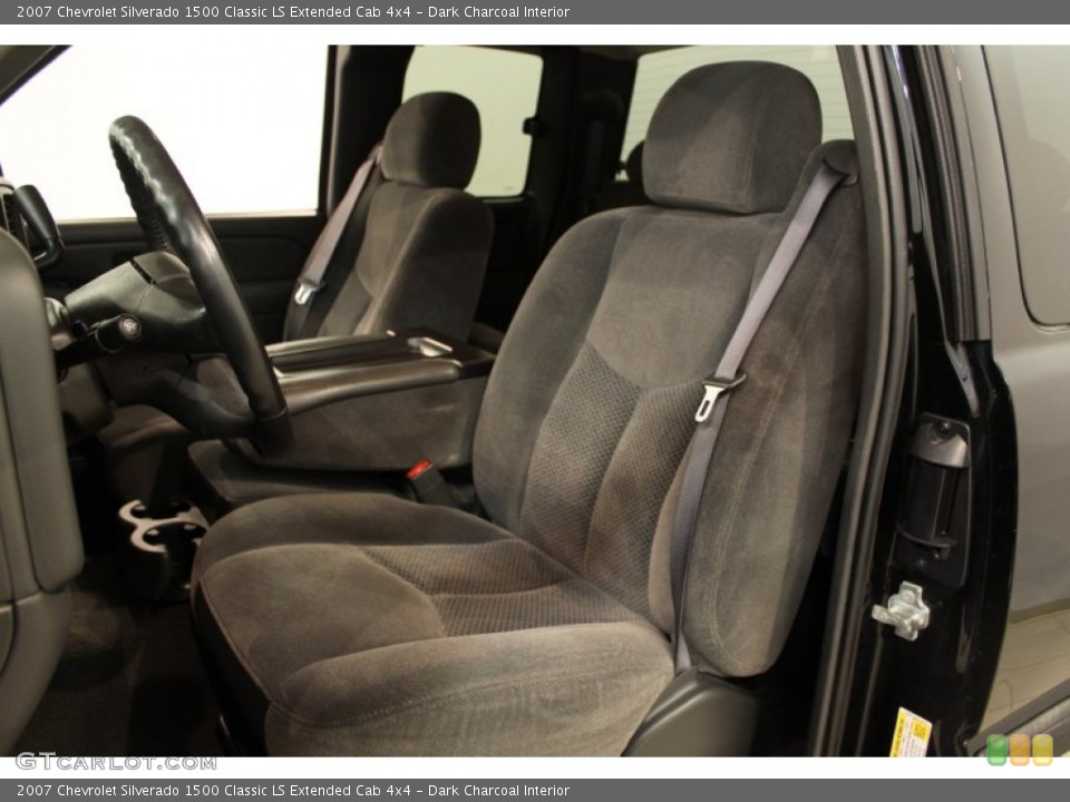 Dark Charcoal Interior Photo for the 2007 Chevrolet Silverado 1500 Classic LS Extended Cab 4x4 #50285709