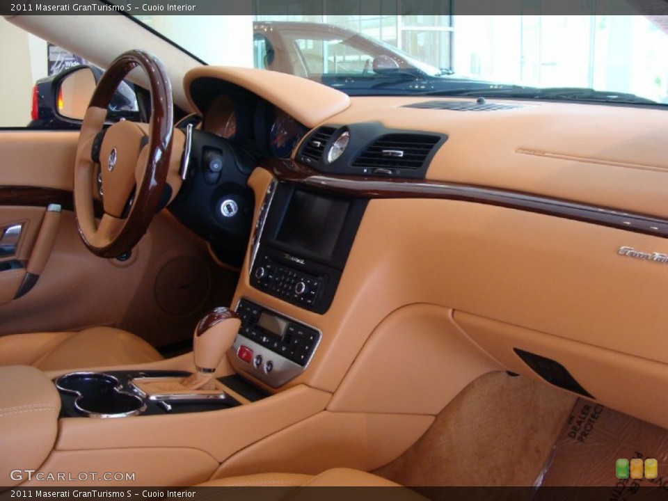 Cuoio Interior Dashboard for the 2011 Maserati GranTurismo S #50288214
