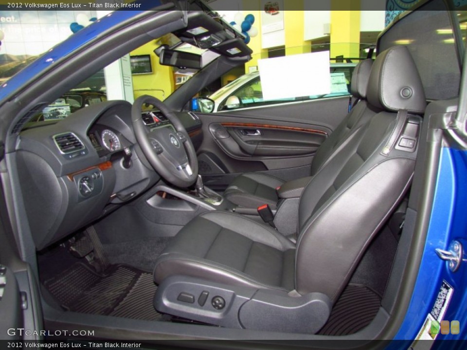 Titan Black Interior Photo for the 2012 Volkswagen Eos Lux #50290473