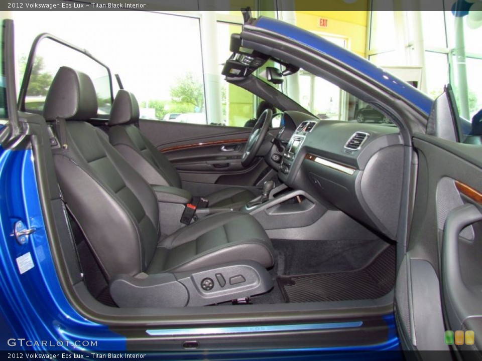Titan Black Interior Photo for the 2012 Volkswagen Eos Lux #50290486