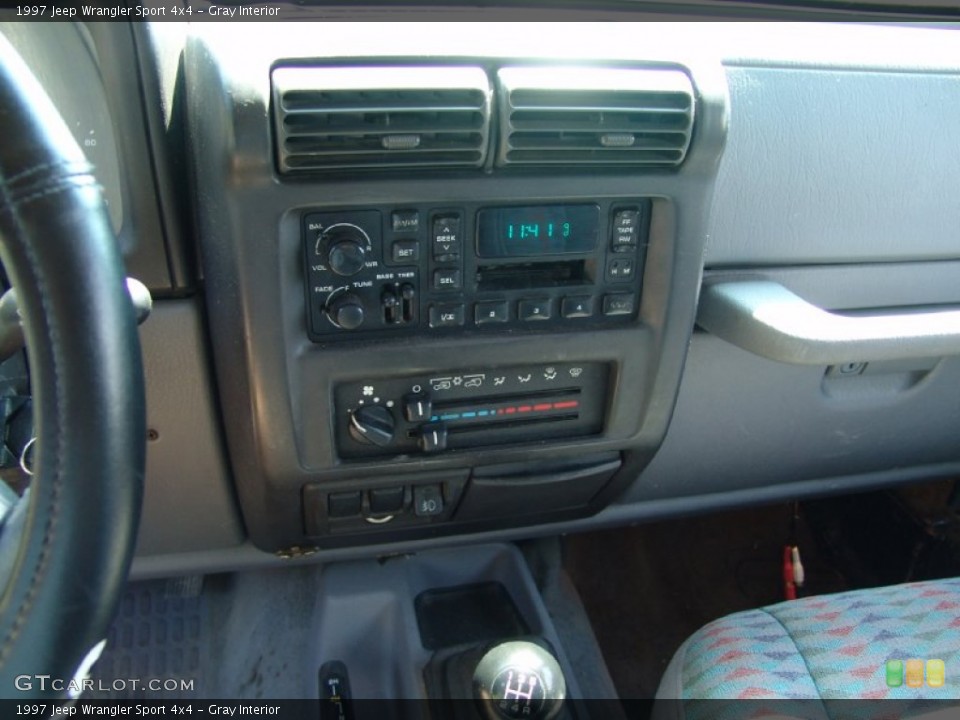 Gray Interior Controls for the 1997 Jeep Wrangler Sport 4x4 #50292705