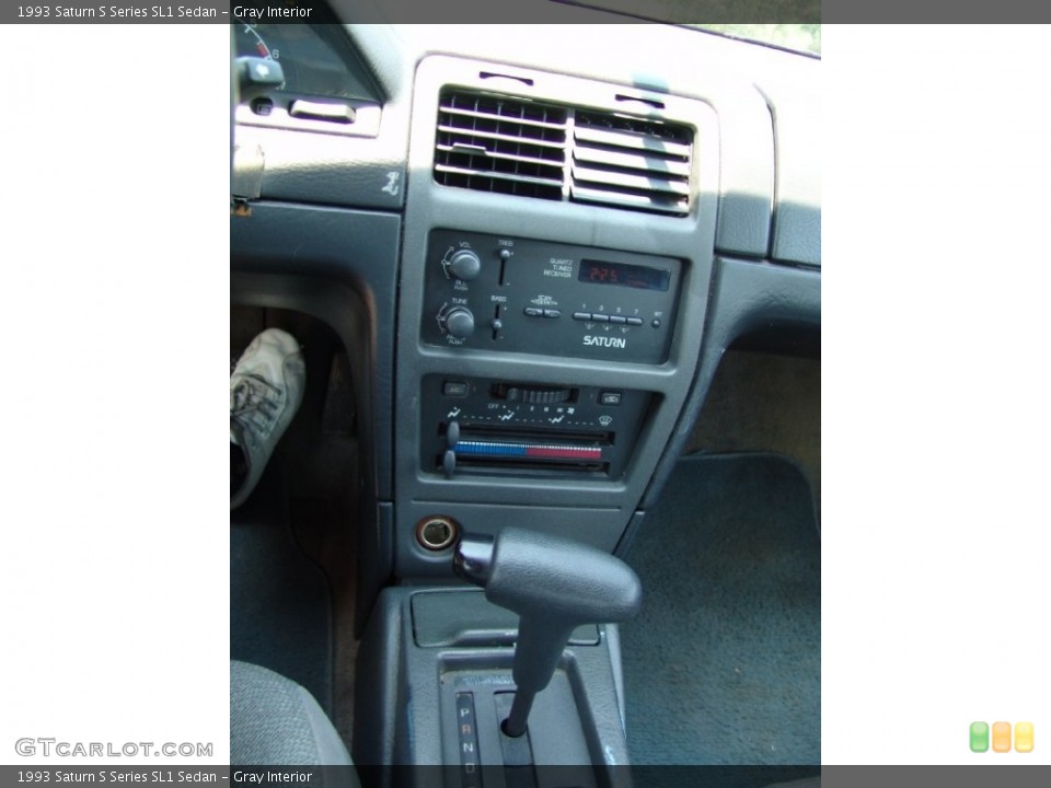 Gray Interior Controls for the 1993 Saturn S Series SL1 Sedan #50293464