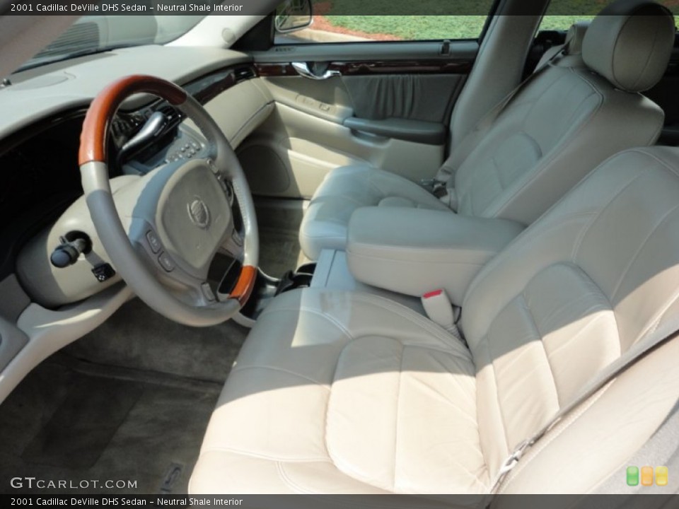 Neutral Shale Interior Photo for the 2001 Cadillac DeVille DHS Sedan #50298120