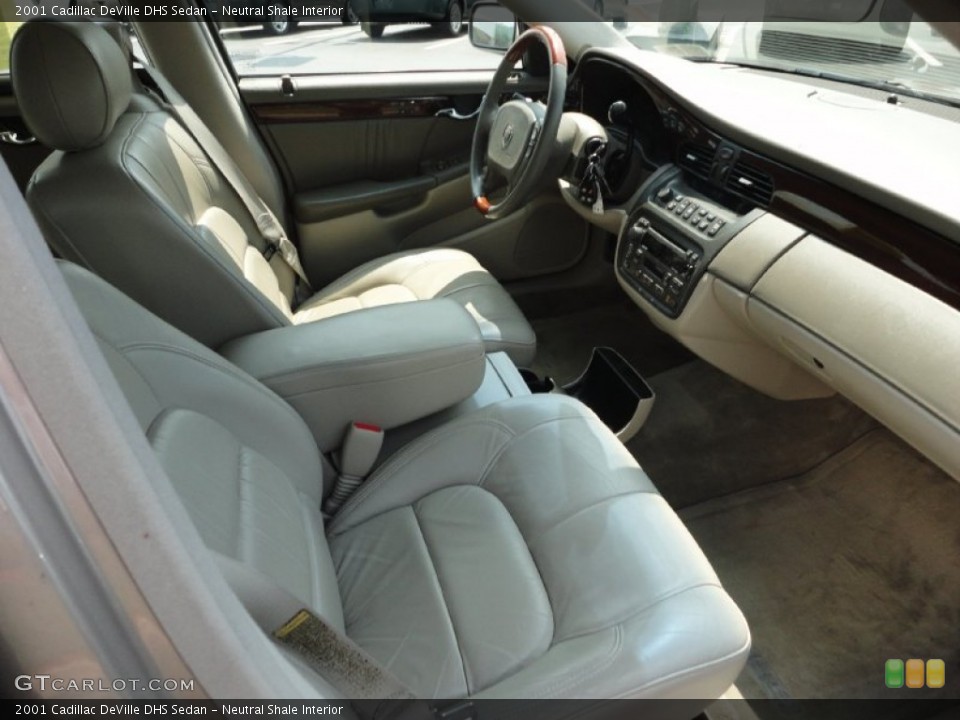 Neutral Shale Interior Photo for the 2001 Cadillac DeVille DHS Sedan #50298201