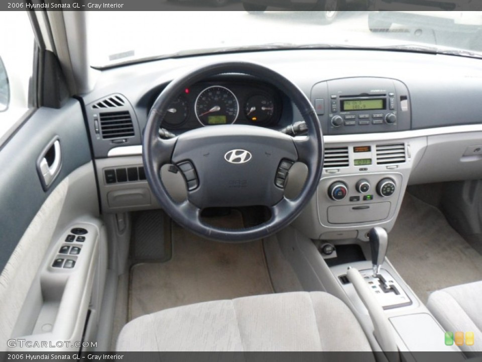 Gray Interior Dashboard for the 2006 Hyundai Sonata GL #50302002