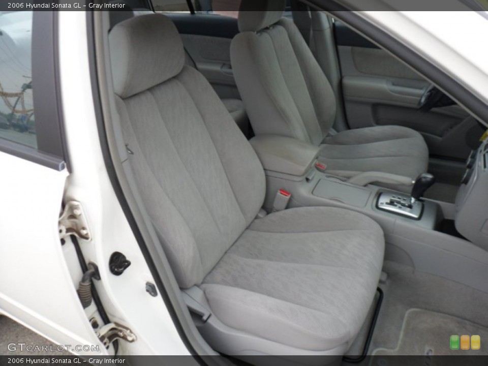 Gray Interior Photo for the 2006 Hyundai Sonata GL #50302119