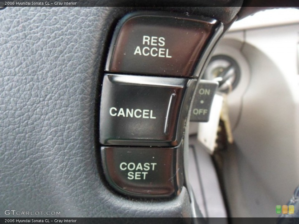 Gray Interior Controls for the 2006 Hyundai Sonata GL #50302134