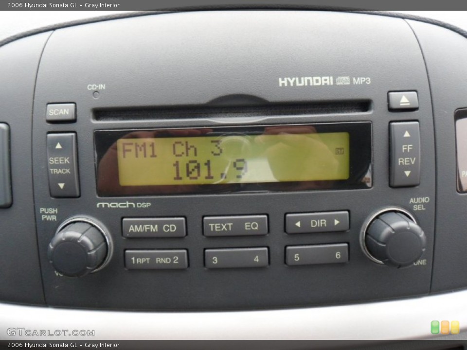 Gray Interior Controls for the 2006 Hyundai Sonata GL #50302149