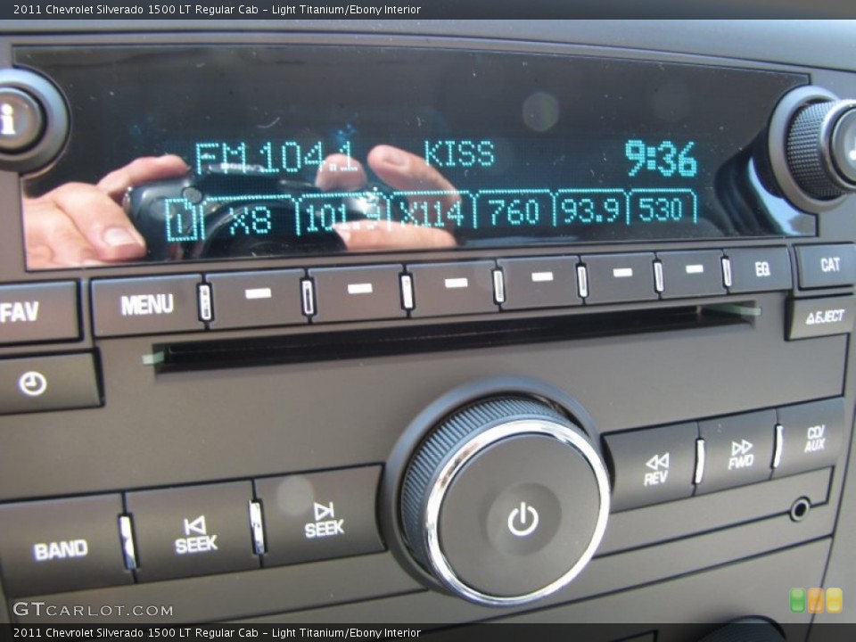 Light Titanium/Ebony Interior Controls for the 2011 Chevrolet Silverado 1500 LT Regular Cab #50305668