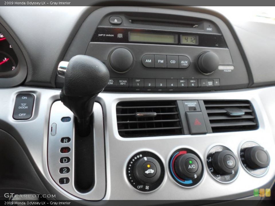Gray Interior Controls for the 2009 Honda Odyssey LX #50309391