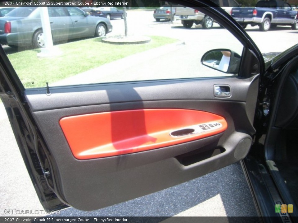 Ebony/Red Interior Door Panel for the 2007 Chevrolet Cobalt SS Supercharged Coupe #50312904