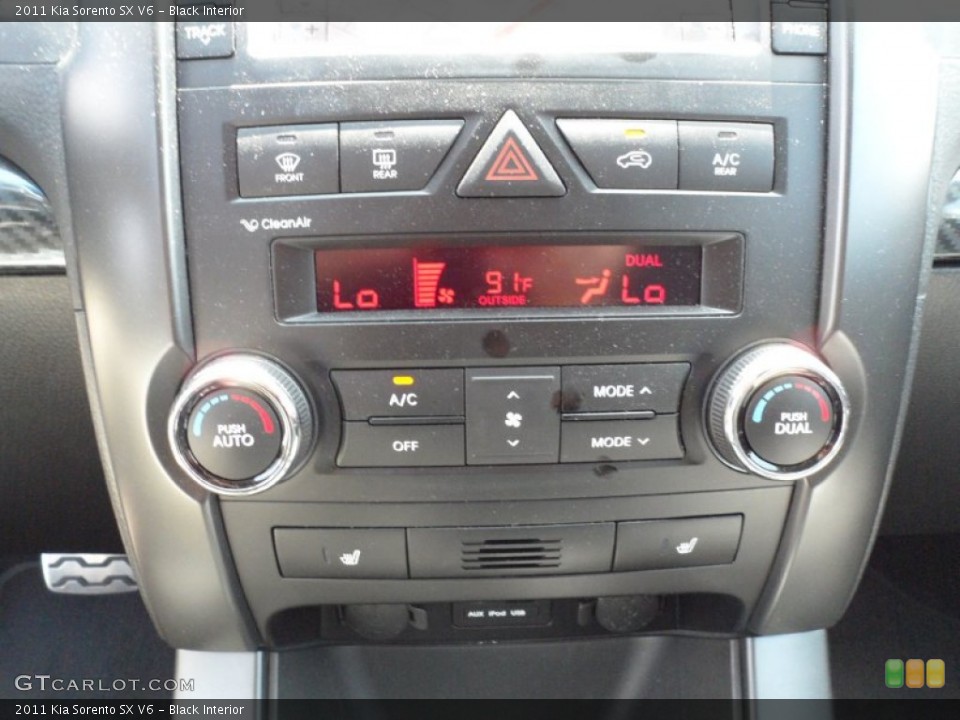 Black Interior Controls for the 2011 Kia Sorento SX V6 #50315040