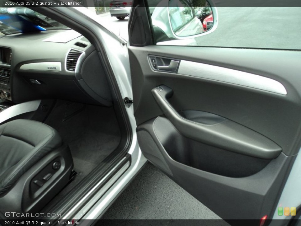 Black Interior Door Panel for the 2010 Audi Q5 3.2 quattro #50321490