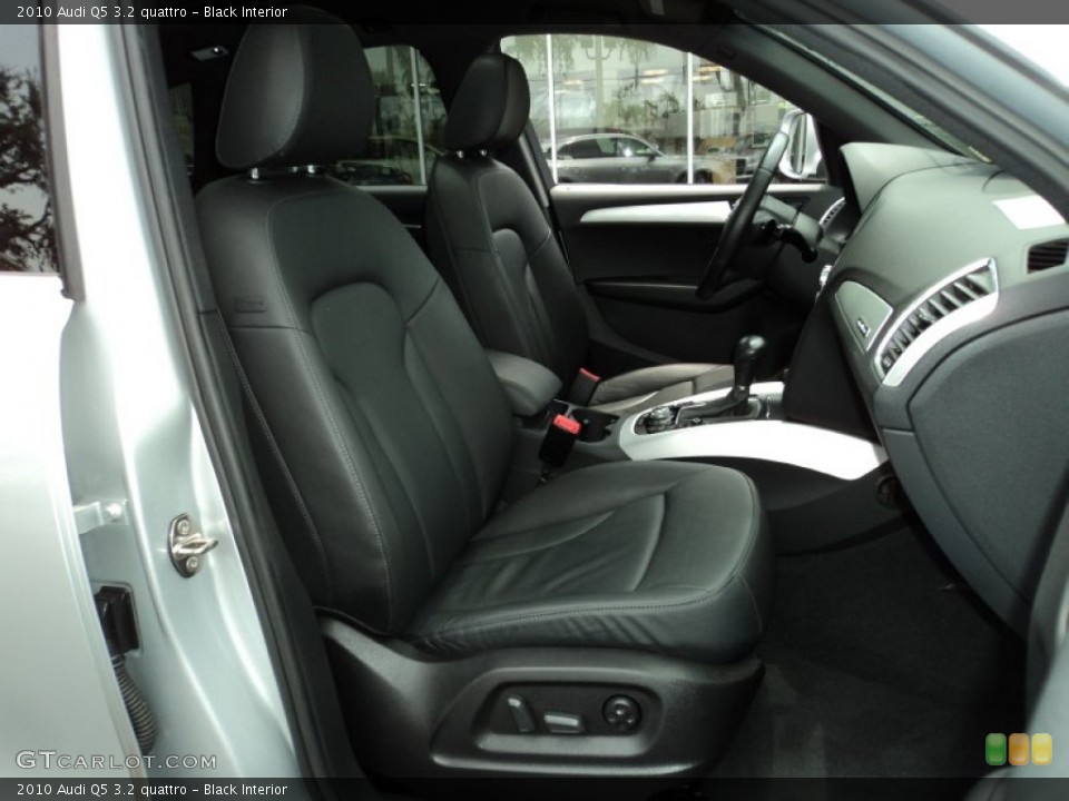 Black Interior Photo for the 2010 Audi Q5 3.2 quattro #50321505