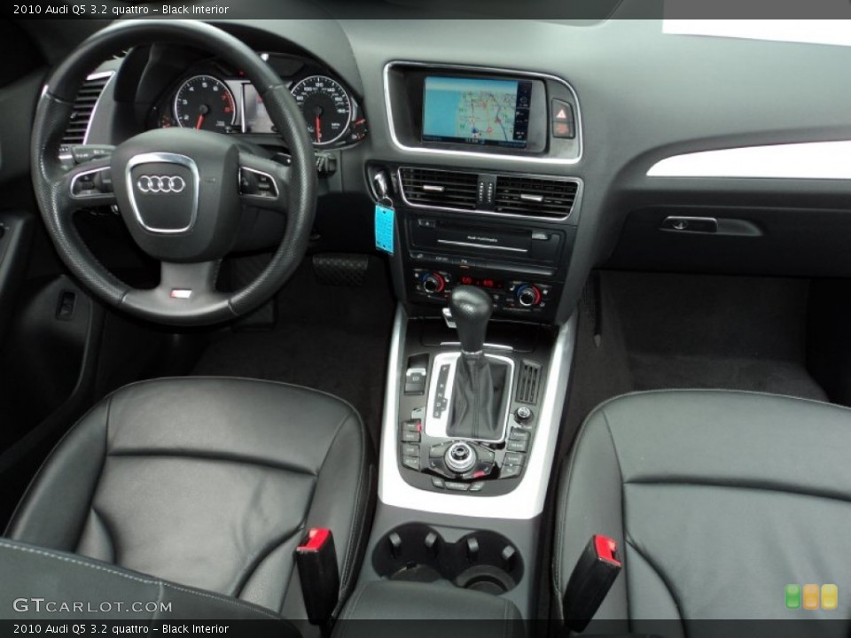 Black Interior Dashboard for the 2010 Audi Q5 3.2 quattro #50321571