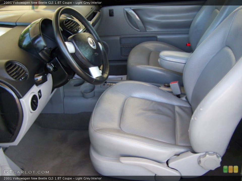 Light Grey Interior Photo for the 2001 Volkswagen New Beetle GLS 1.8T Coupe #50332880