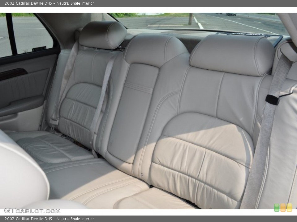 Neutral Shale Interior Photo for the 2002 Cadillac DeVille DHS #50346345