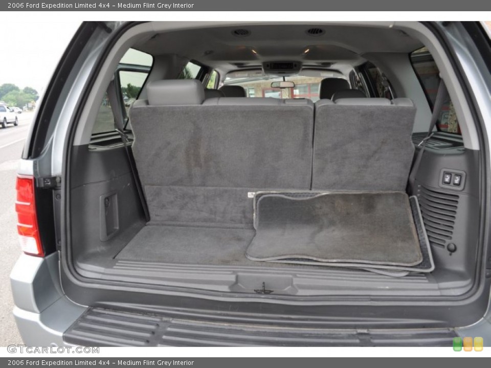 Medium Flint Grey Interior Trunk for the 2006 Ford Expedition Limited 4x4 #50346993