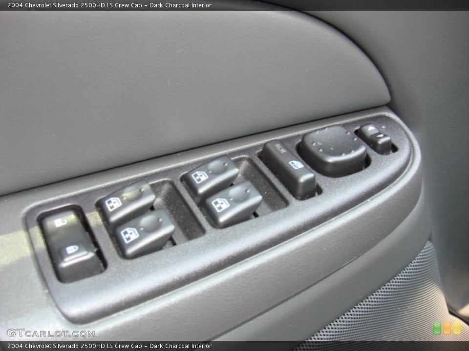 Dark Charcoal Interior Controls for the 2004 Chevrolet Silverado 2500HD LS Crew Cab #50349622