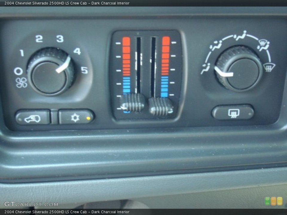 Dark Charcoal Interior Controls for the 2004 Chevrolet Silverado 2500HD LS Crew Cab #50349663
