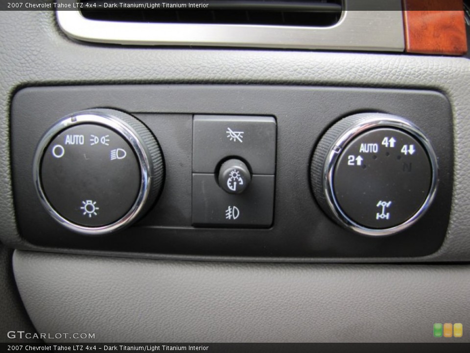 Dark Titanium/Light Titanium Interior Controls for the 2007 Chevrolet Tahoe LTZ 4x4 #50361855