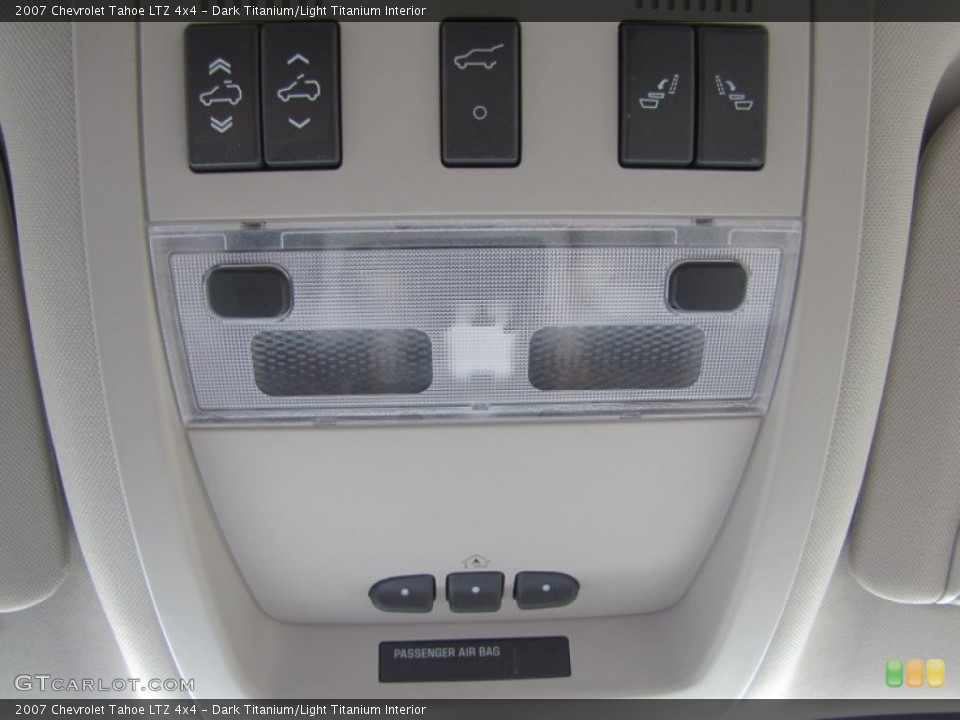 Dark Titanium/Light Titanium Interior Controls for the 2007 Chevrolet Tahoe LTZ 4x4 #50361975