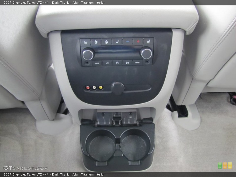 Dark Titanium/Light Titanium Interior Controls for the 2007 Chevrolet Tahoe LTZ 4x4 #50362032