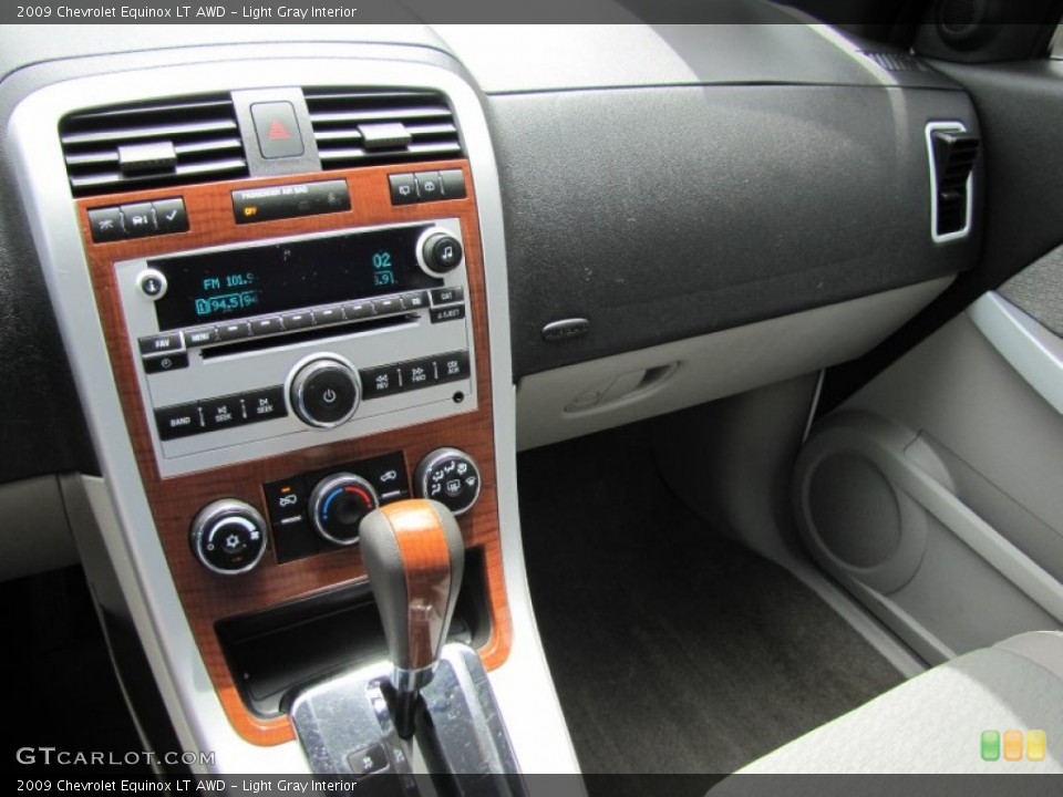 Light Gray Interior Controls for the 2009 Chevrolet Equinox LT AWD #50362458