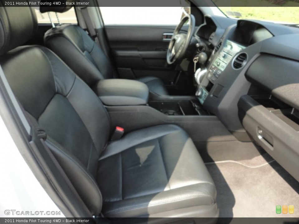 Black Interior Photo for the 2011 Honda Pilot Touring 4WD #50368221