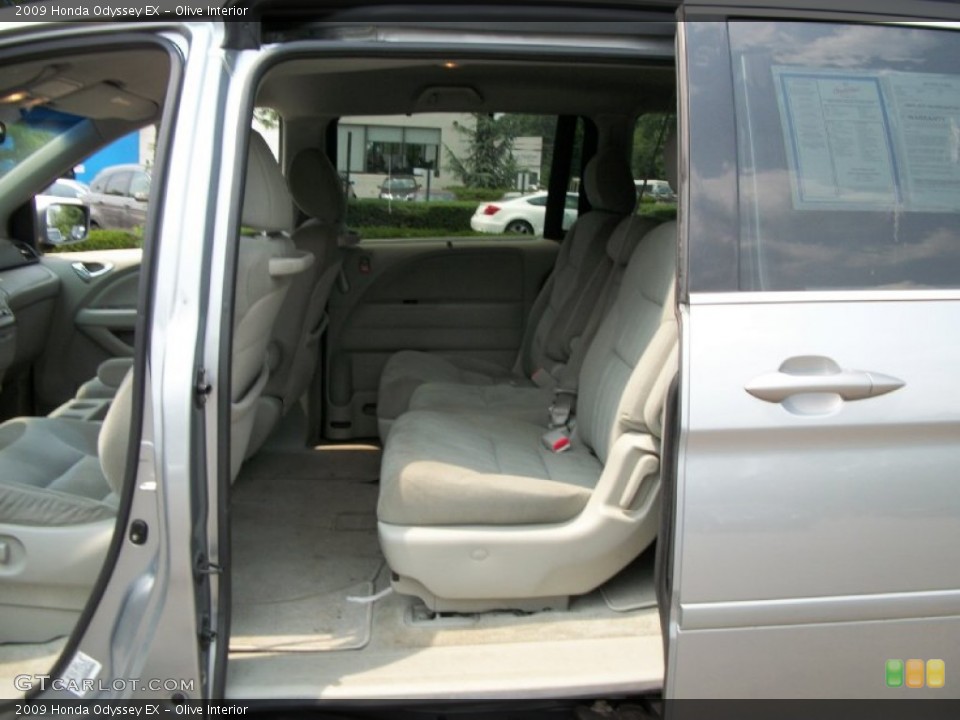 Olive 2009 Honda Odyssey Interiors