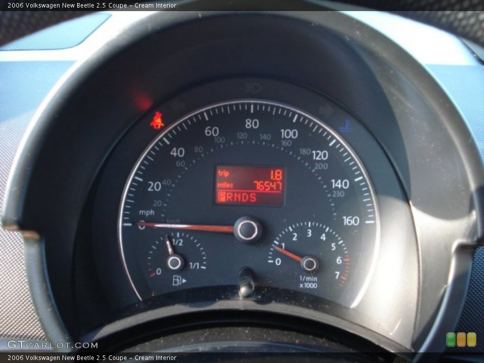 Cream Interior Gauges for the 2006 Volkswagen New Beetle 2.5 Coupe #50385690