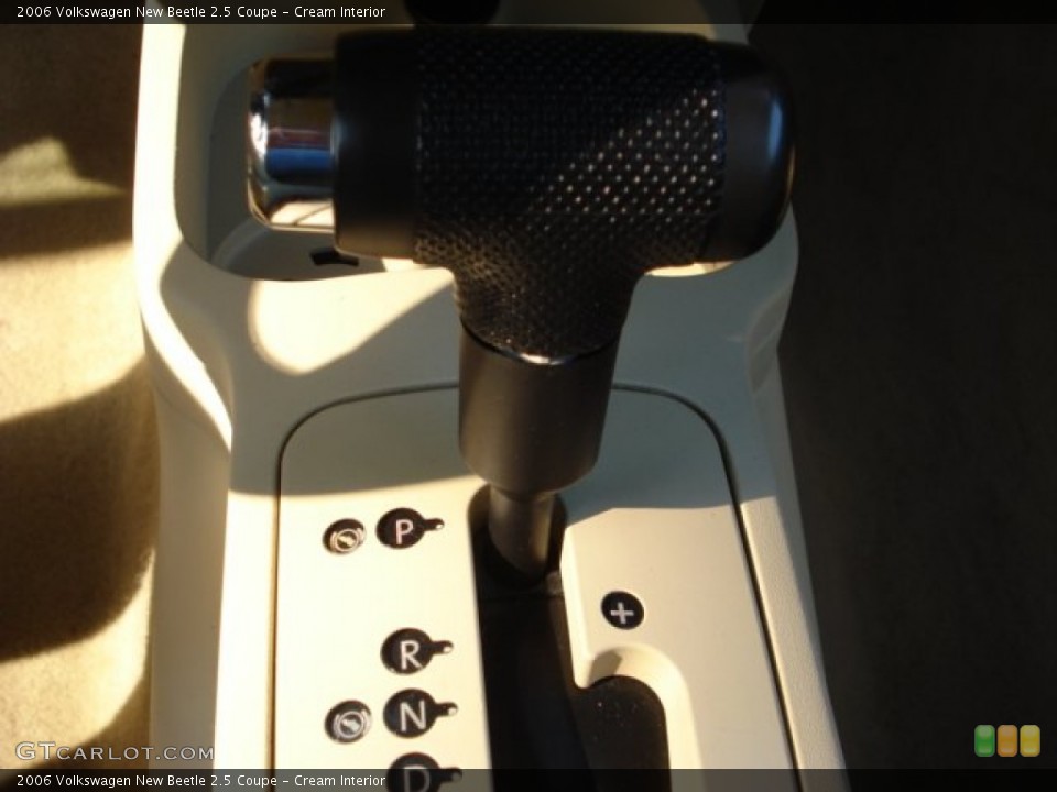 Cream Interior Transmission for the 2006 Volkswagen New Beetle 2.5 Coupe #50385732
