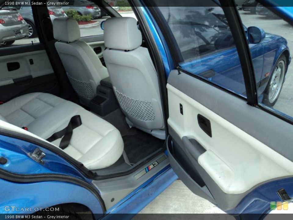 Grey Interior Photo for the 1998 BMW M3 Sedan #50391831