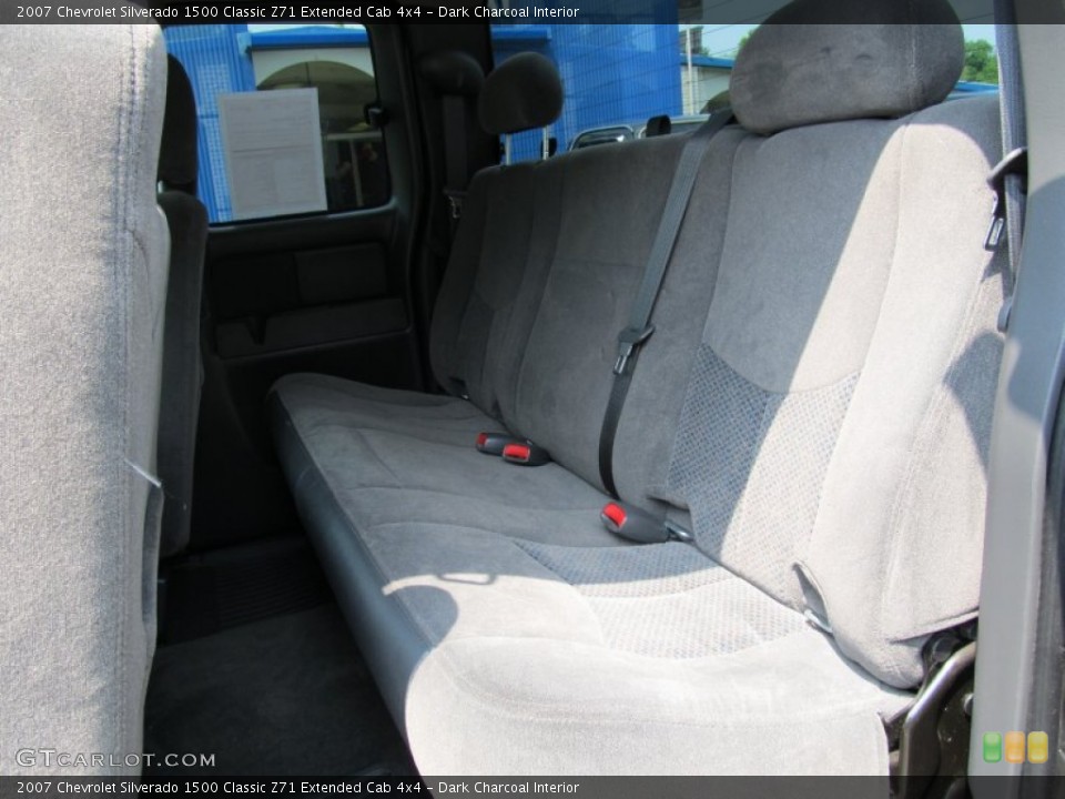 Dark Charcoal Interior Photo for the 2007 Chevrolet Silverado 1500 Classic Z71 Extended Cab 4x4 #50403496