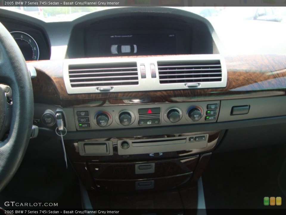 Basalt Grey/Flannel Grey Interior Controls for the 2005 BMW 7 Series 745i Sedan #50412099